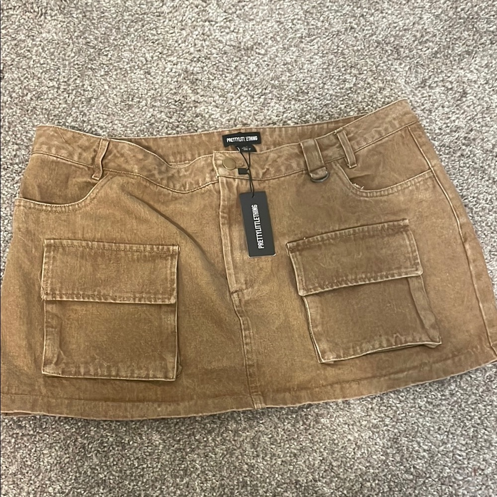 NWT- PrettyLittleThing Tan Cargo Mini Skirt